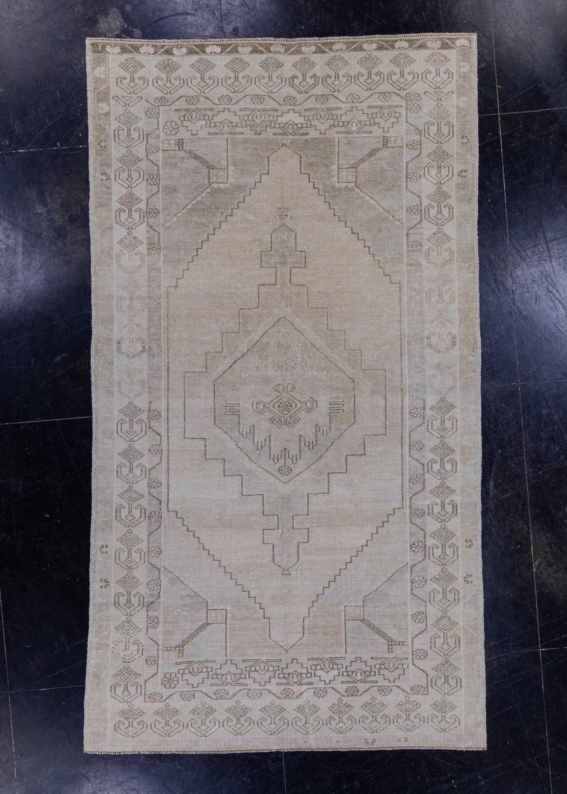 Turkish Vintage Anatolian Rug 4'5" x 8' #7034