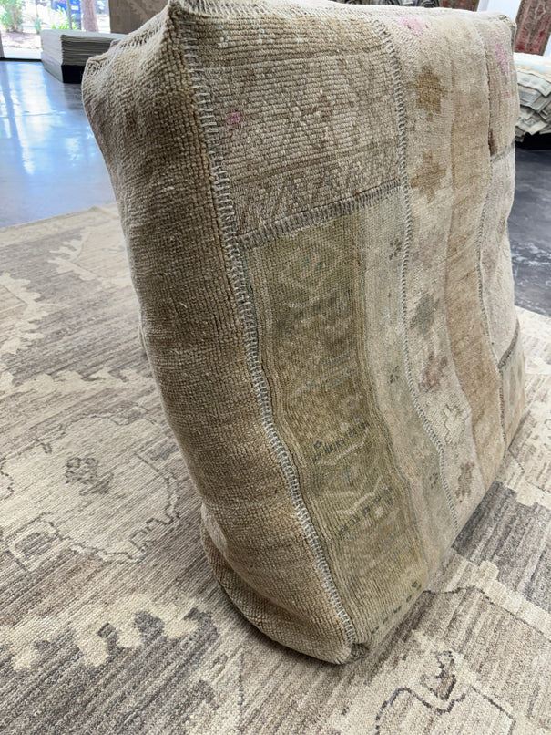 Turkish Kilim Ottoman Pouffe 39"x39"x12" #08-P