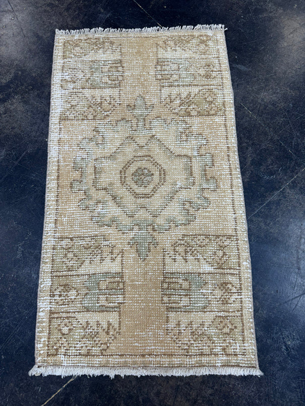 Turkish Yastik Rug 1'6" x 2'9" #23734