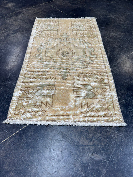 Turkish Yastik Rug 1'6" x 2'9" #23734