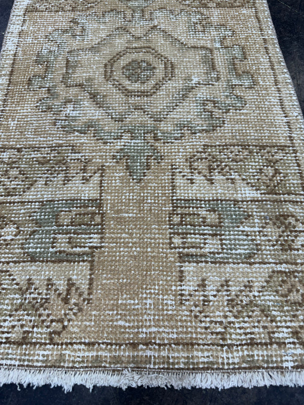 Turkish Yastik Rug 1'6" x 2'9" #23734