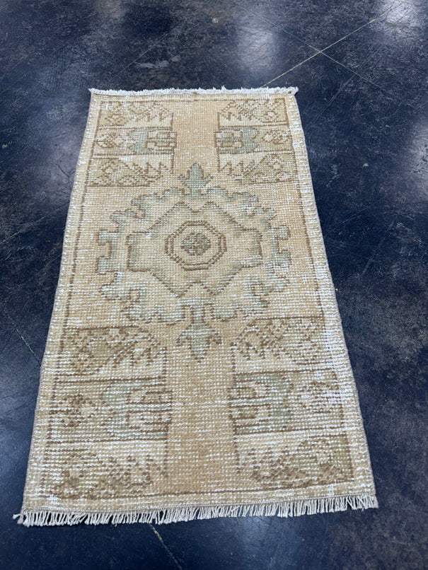 Turkish Yastik Rug 1'6" x 2'9" #23734