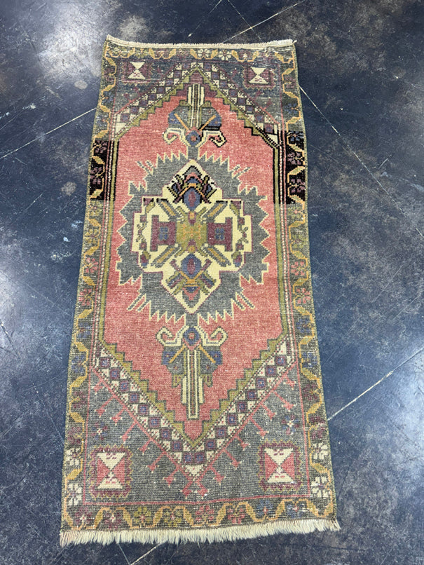 Turkish Yastik Rug 1'9" x 3'9" #23737