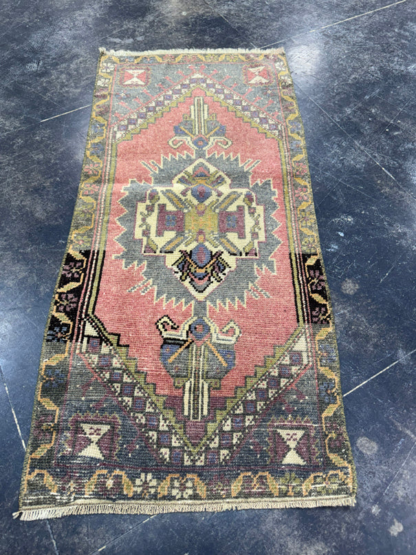 Turkish Yastik Rug 1'9" x 3'9" #23737