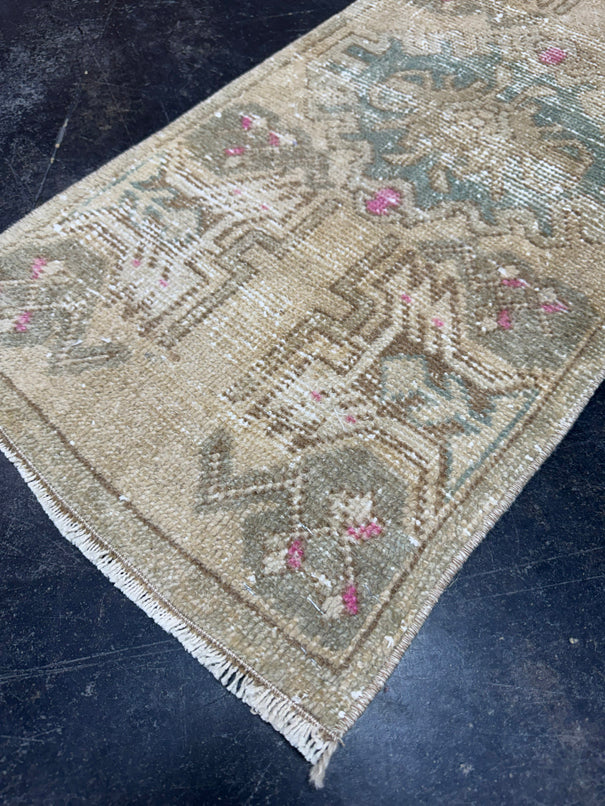 Turkish Yastik Rug 1'5" x 3' #23738