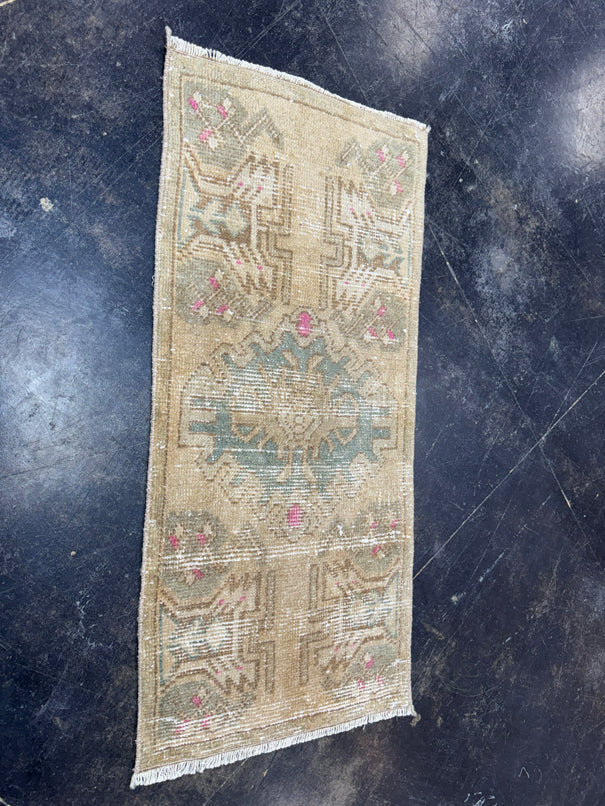 Turkish Yastik Rug 1'5" x 3' #23738