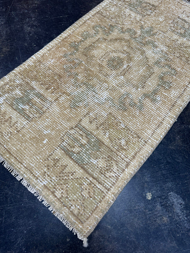 Turkish Yastik Rug 1'6" x 2'9" #23751