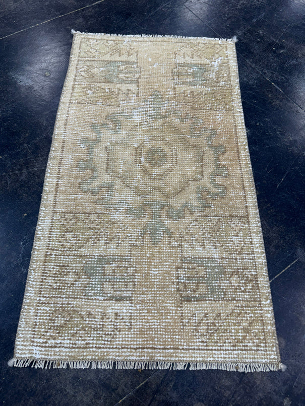 Turkish Yastik Rug 1'6" x 2'9" #23751