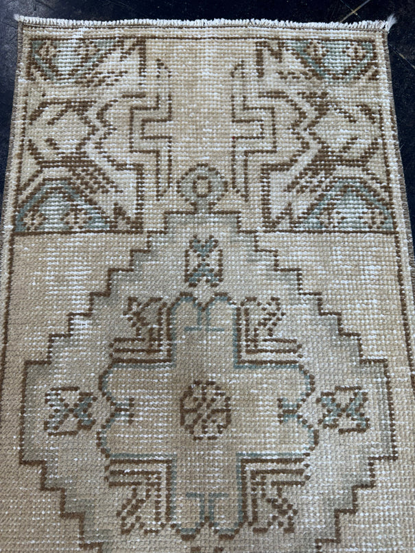 Turkish Yastik Rug 1'5" x 2'11" #23752