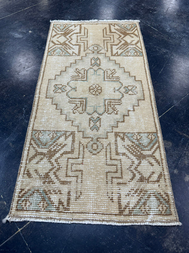 Turkish Yastik Rug 1'5" x 2'11" #23752