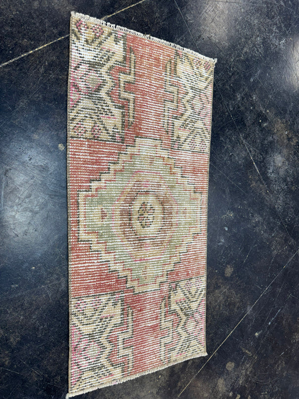 Turkish Yastik Rug 1'4" x 2'10" #23754