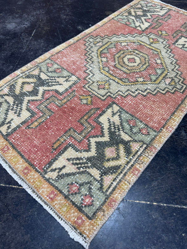 Turkish Yastik Rug 1'7" x 3' #23756