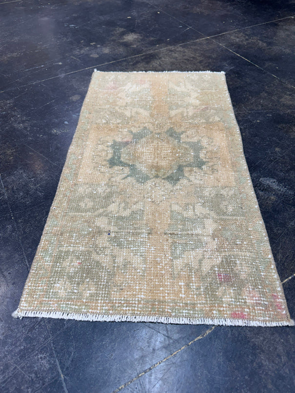 Turkish Yastik Rug 1'6" x 2'8" #23763