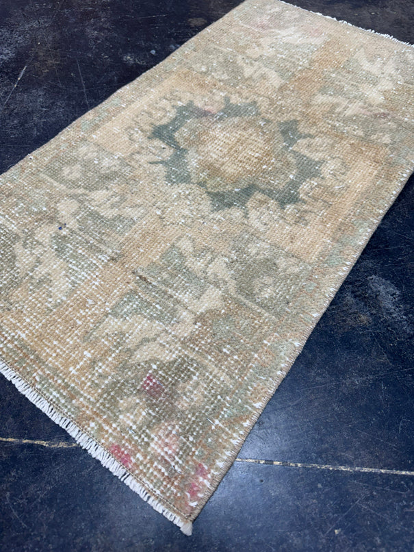 Turkish Yastik Rug 1'6" x 2'8" #23763