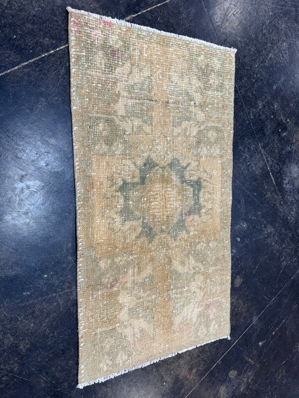 Turkish Yastik Rug 1'6" x 2'8" #23763