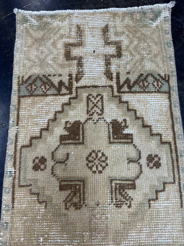 Turkish Yastik Rug 1'5" x 2'11" #23761