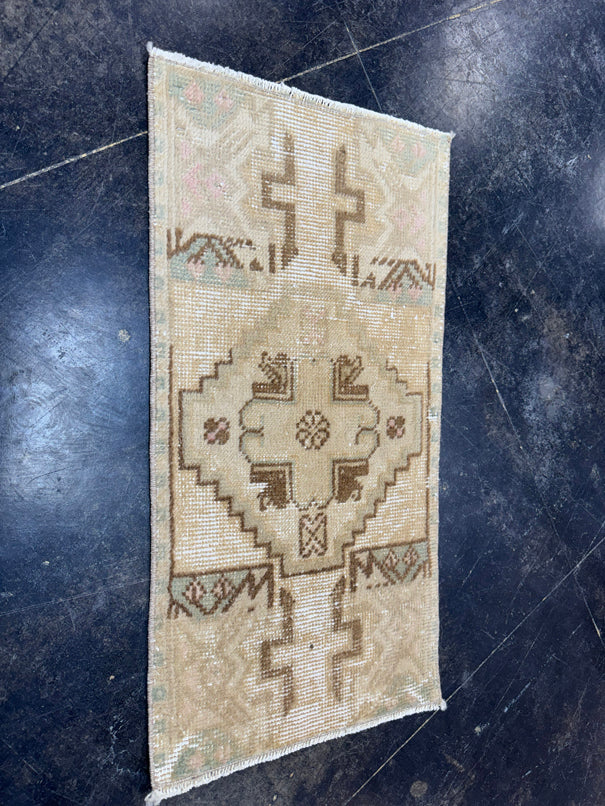 Turkish Yastik Rug 1'5" x 2'11" #23761
