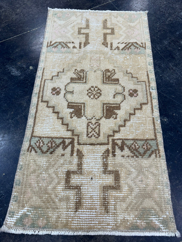 Turkish Yastik Rug 1'5" x 2'11" #23761