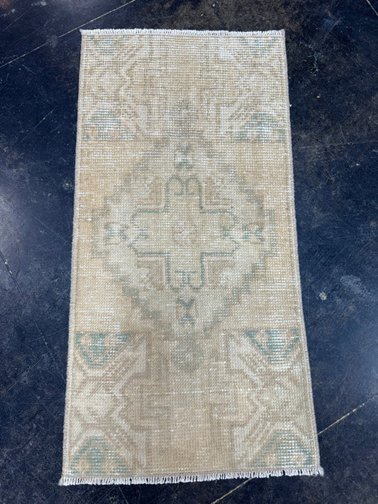 Turkish Yastik Rug 1'5" x 2'9" #23760