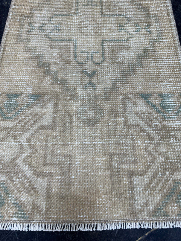 Turkish Yastik Rug 1'5" x 2'9" #23760