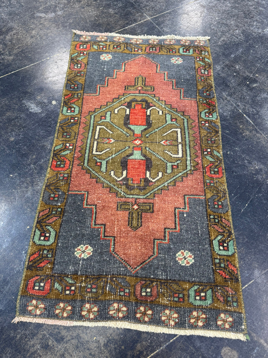 Turkish Yastik Rug 1'7" x 3' #23758