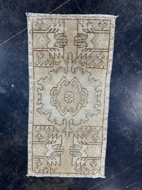 Turkish Yastik Rug 1'4" x 2'9" #23759