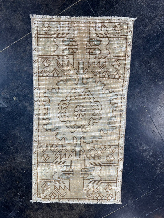 Turkish Yastik Rug 1'4" x 2'9" #23759
