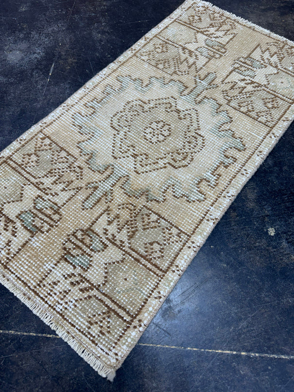 Turkish Yastik Rug 1'4" x 2'9" #23759