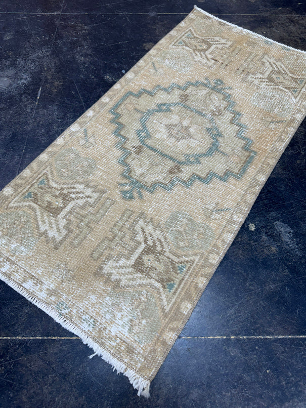 Turkish Yastik Rug 1'6" x 2'9" #23741