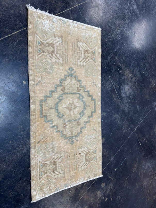 Turkish Yastik Rug 1'6" x 2'9" #23741