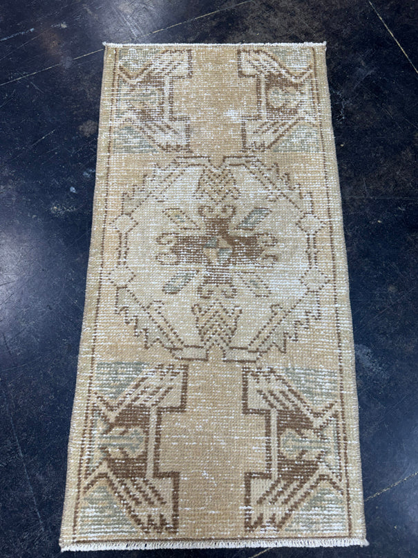 Turkish Yastik Rug 1'5" x 2'11" #23740