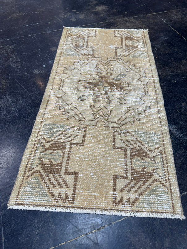 Turkish Yastik Rug 1'5" x 2'11" #23740