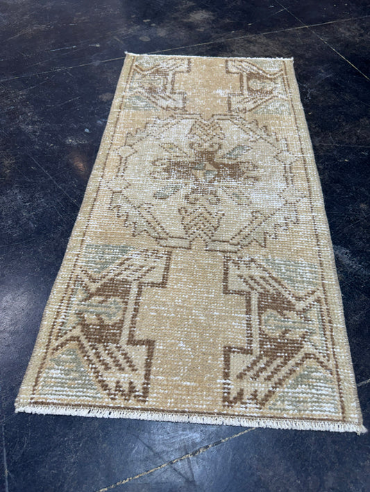 Turkish Yastik Rug 1'5" x 2'11" #23740