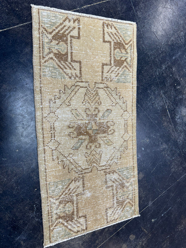 Turkish Yastik Rug 1'5" x 2'11" #23740