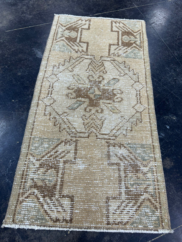 Turkish Yastik Rug 1'5" x 2'11" #23740