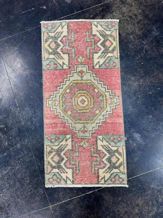 Turkish Yastik Rug 1'5" x 2'10" #23742