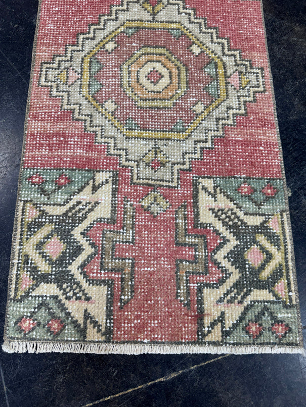 Turkish Yastik Rug 1'5" x 2'10" #23742