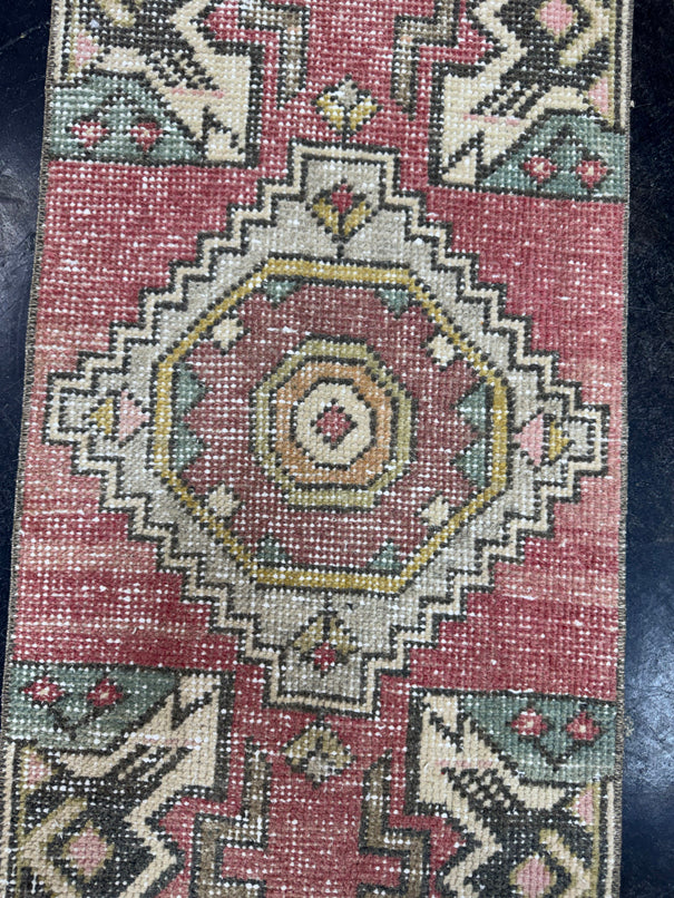 Turkish Yastik Rug 1'5" x 2'10" #23742