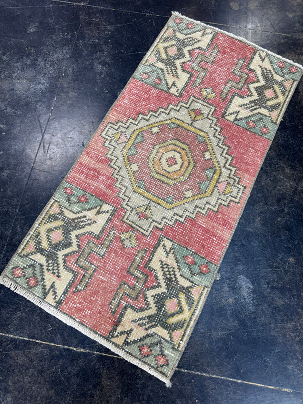 Turkish Yastik Rug 1'5" x 2'10" #23742