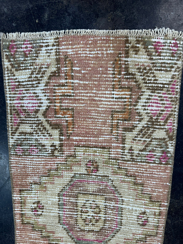 Turkish Yastik Rug 1'5" x 2'9" #23743