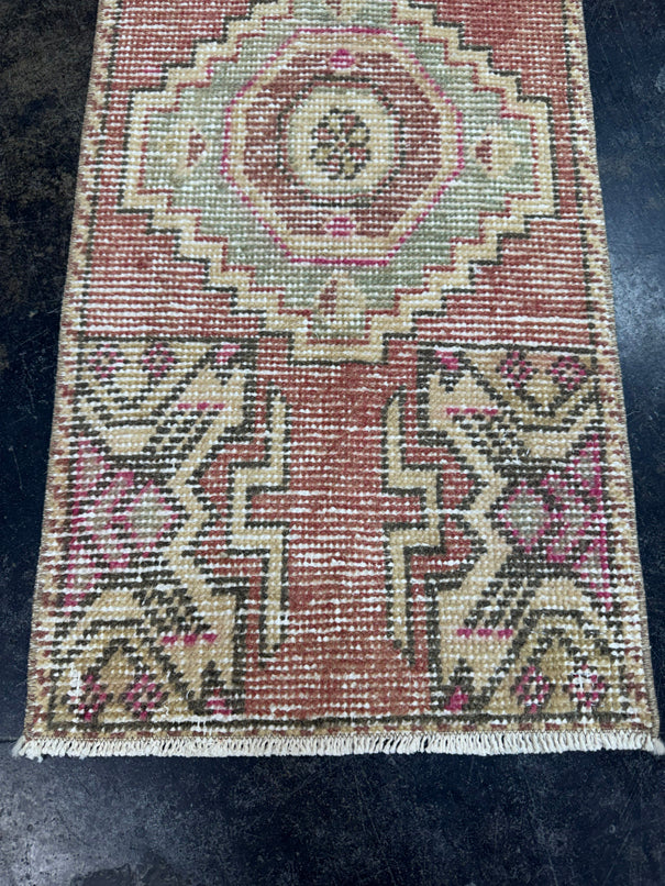 Turkish Yastik Rug 1'5" x 2'11" #23744