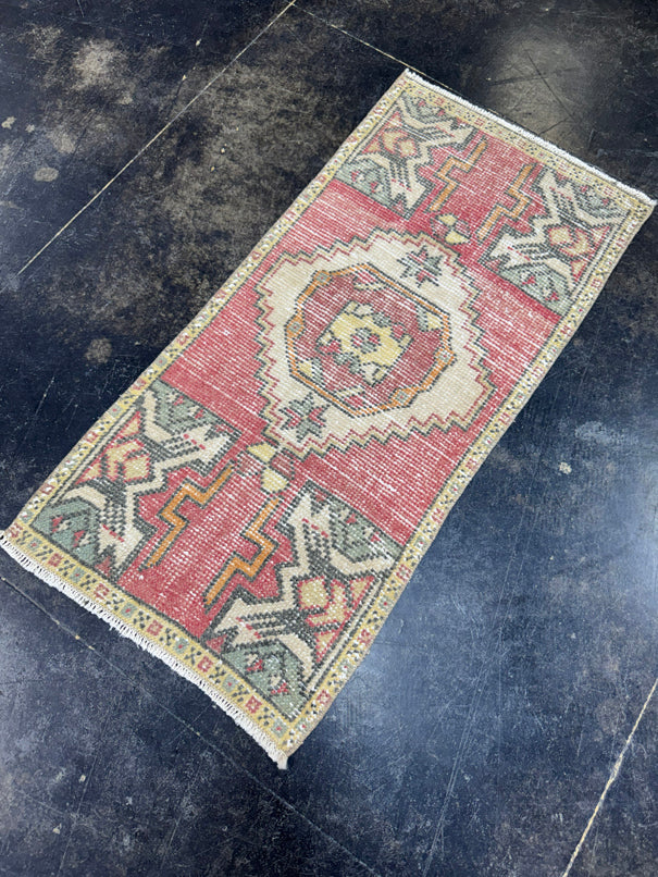 Turkish Yastik Rug 1'4" x 2'10" #23746
