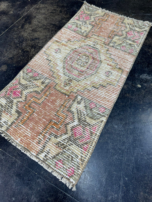 Turkish Yastik Rug 1'4" x 2'10" #23749