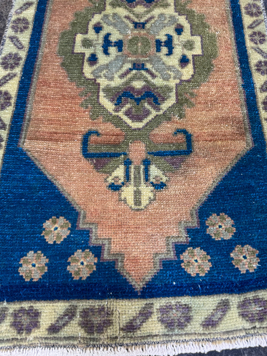 Turkish Yastik Rug 1'5" x 2'11" #23725