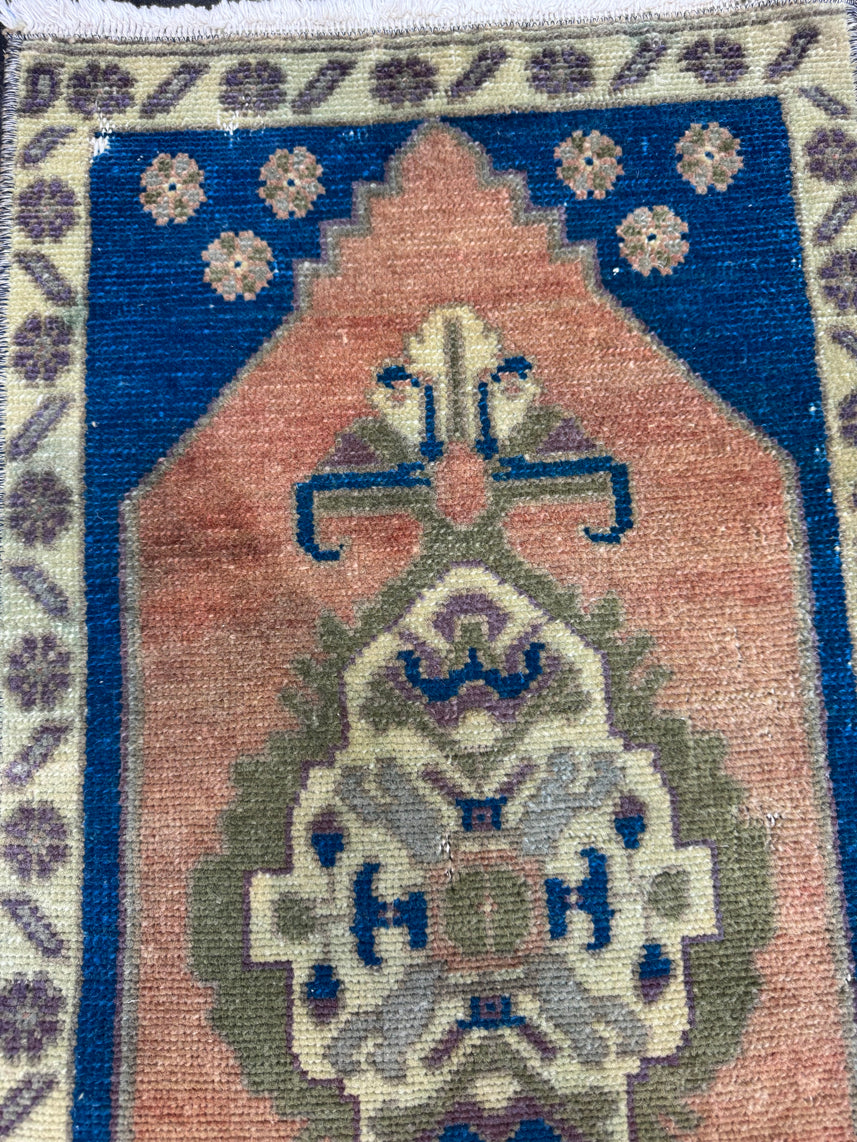 Turkish Yastik Rug 1'5" x 2'11" #23725