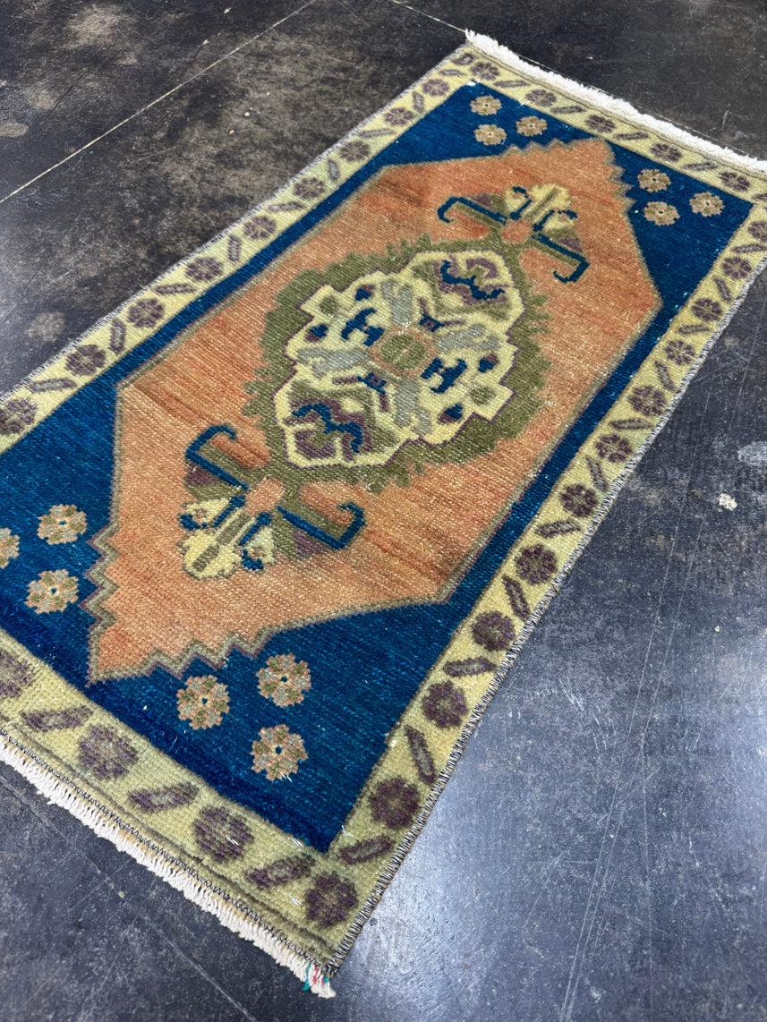 Turkish Yastik Rug 1'5" x 2'11" #23725