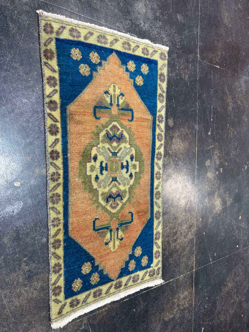 Turkish Yastik Rug 1'5" x 2'11" #23725