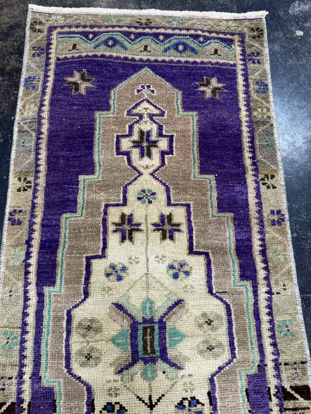 Turkish Yastik Rug 1'5" x 3'9" #23727