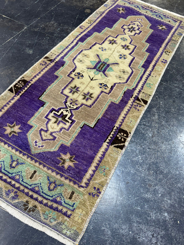 Turkish Yastik Rug 1'5" x 3'9" #23727