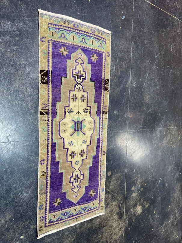 Turkish Yastik Rug 1'5" x 3'9" #23727